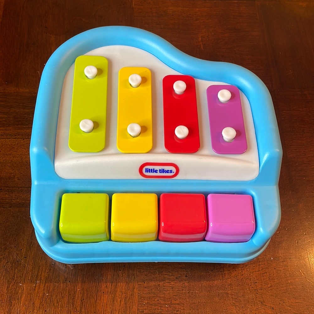 LITTLE TIKES Piano Xylophone Tap a Tune Blue